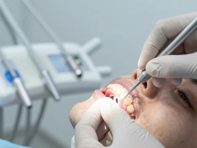 Kolik stojí adhezivní můstek? Ceny a co musíte vědět před rozhodnutím